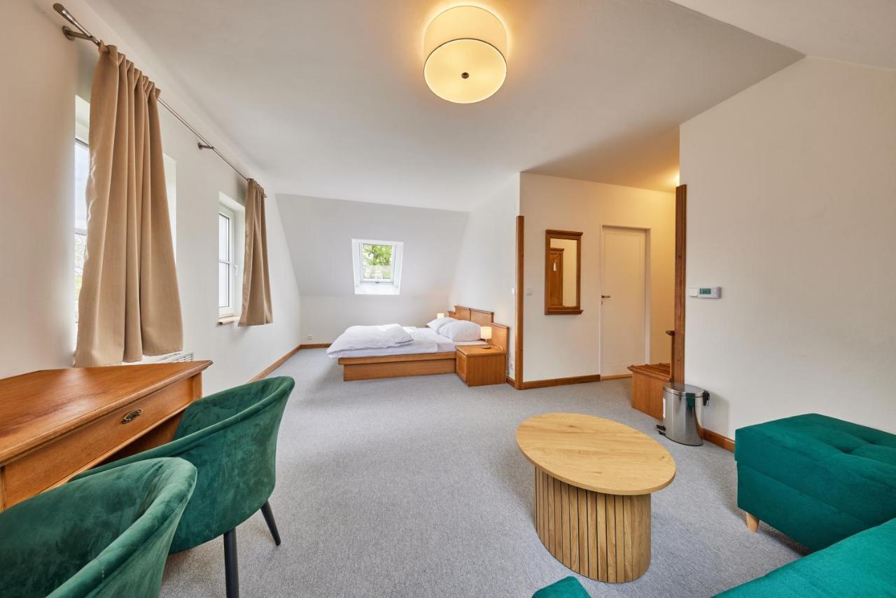 Hotel Auri Rudník Eksteriør bilde